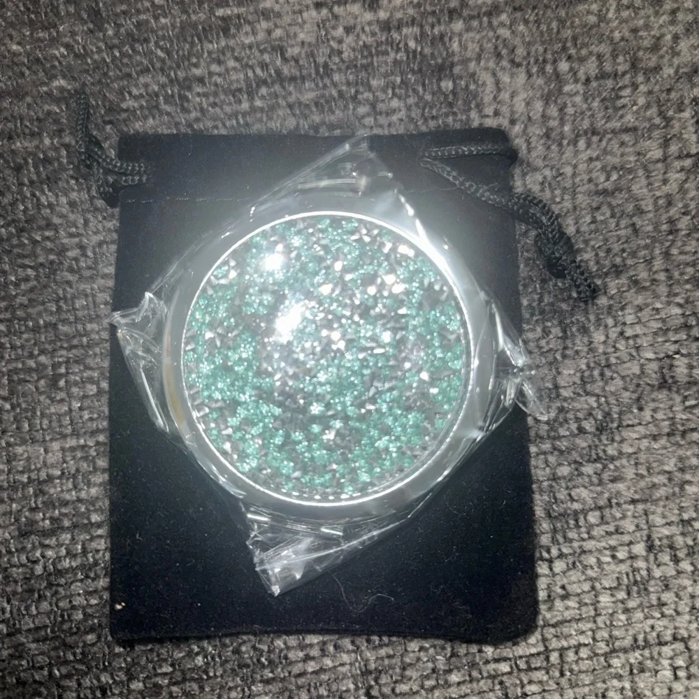 ✨ Beauty Bundle Adidas Bag + Stanley Keychain + Masks + Laura Geller ✨ - Picture 14 of 16